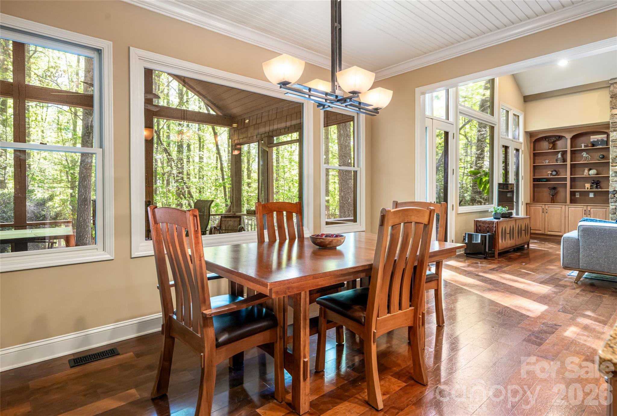 109 Little Cherokee Ridge — Hendersonville