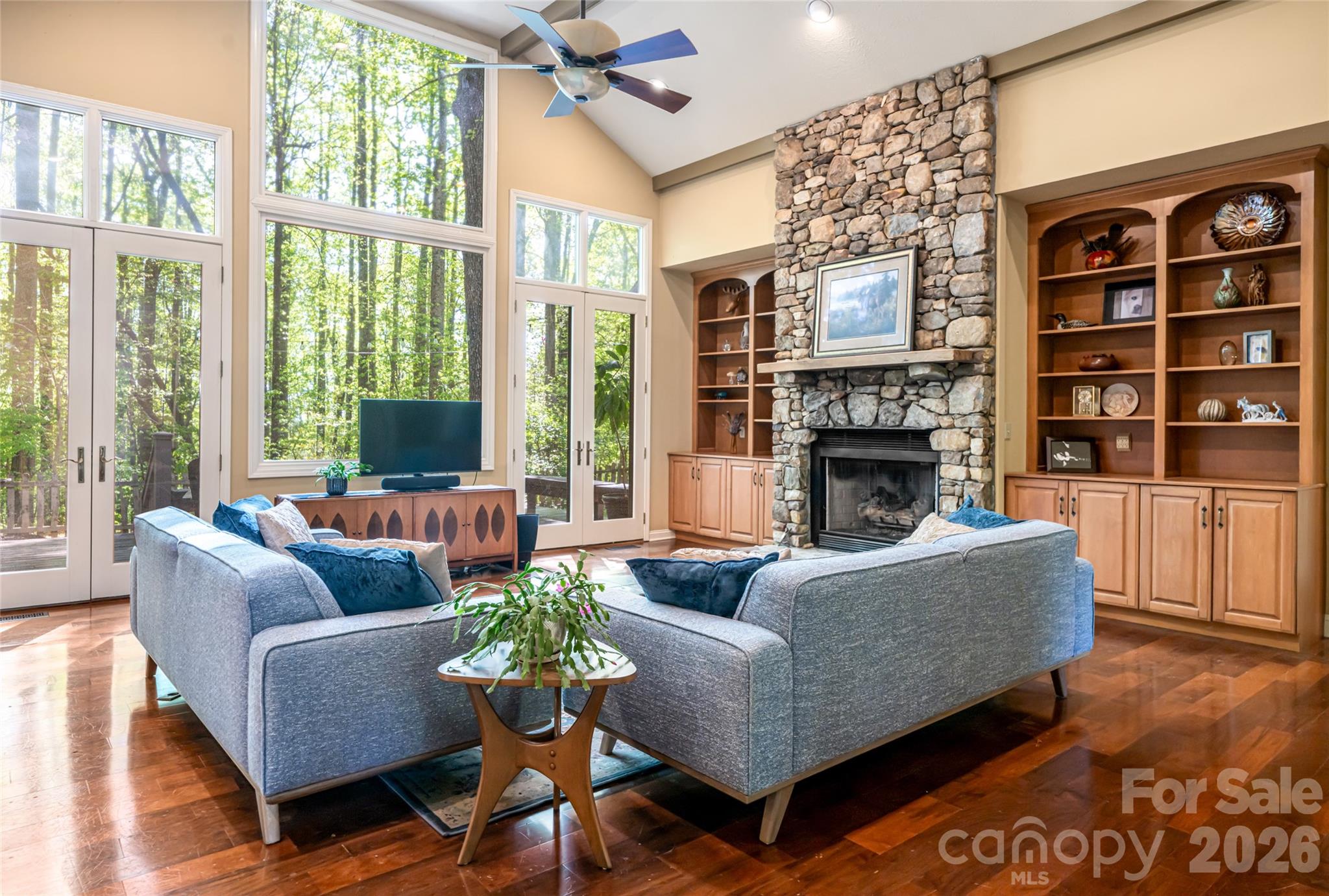 109 Little Cherokee Ridge — Hendersonville