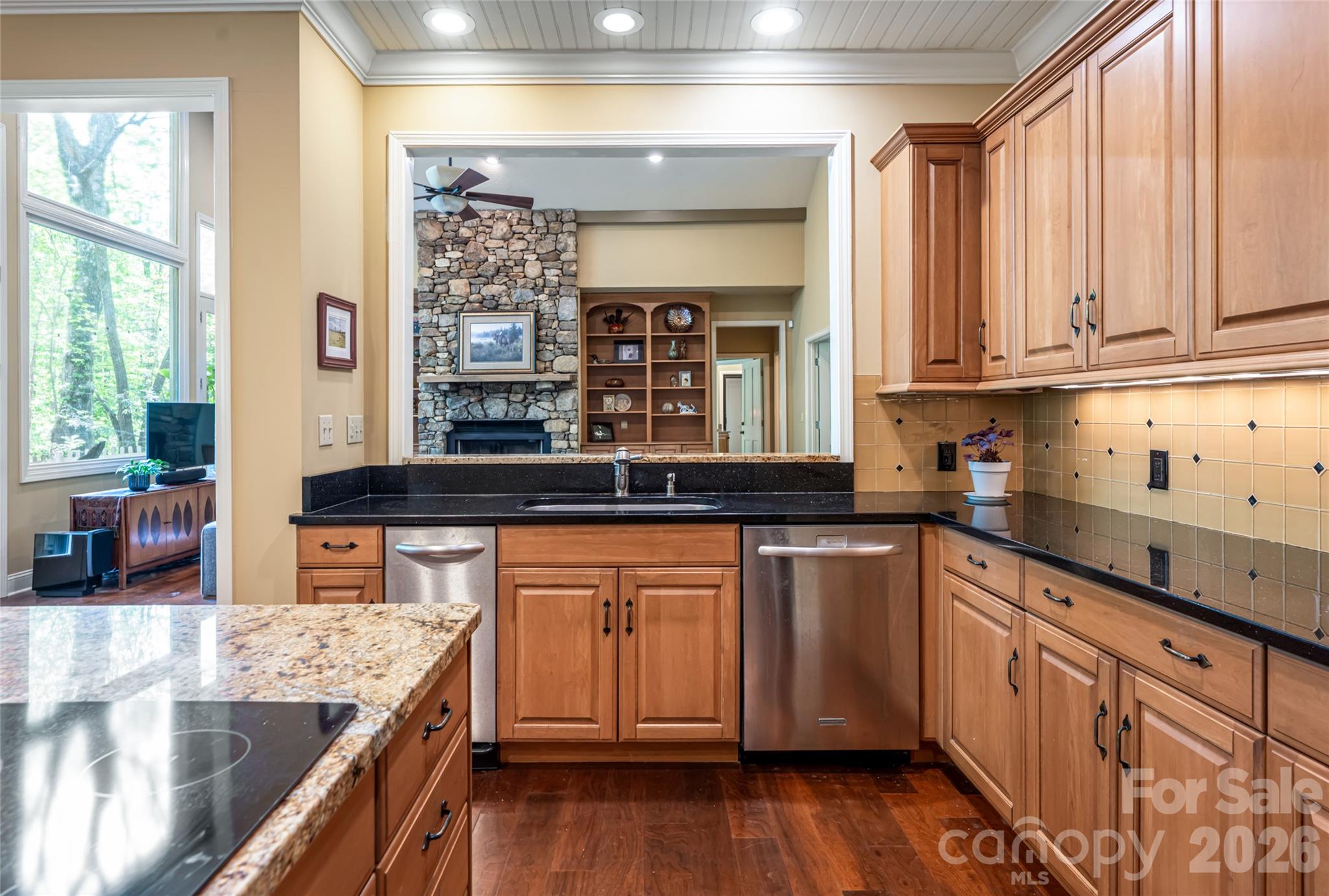 109 Little Cherokee Ridge — Hendersonville