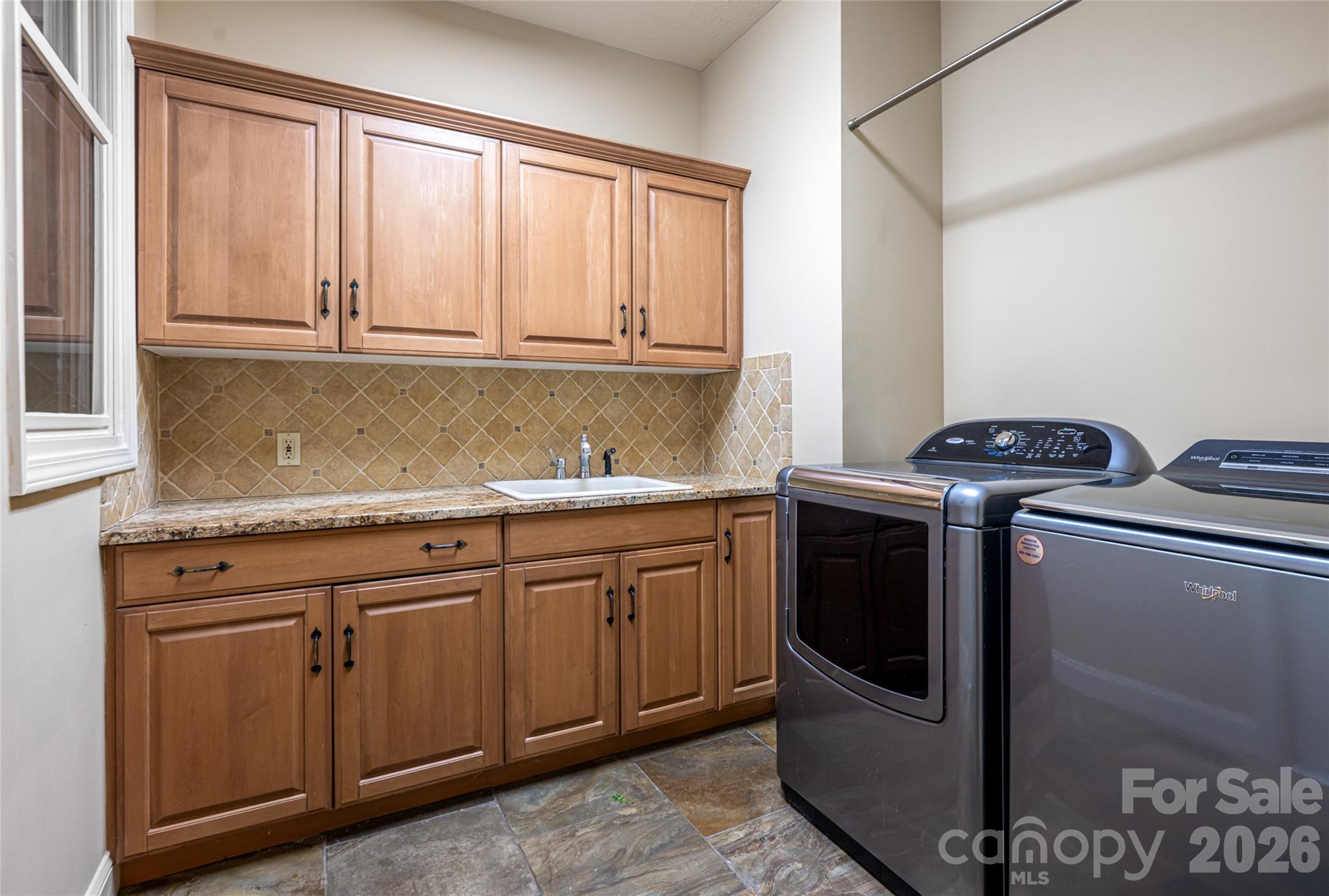 109 Little Cherokee Ridge — Hendersonville