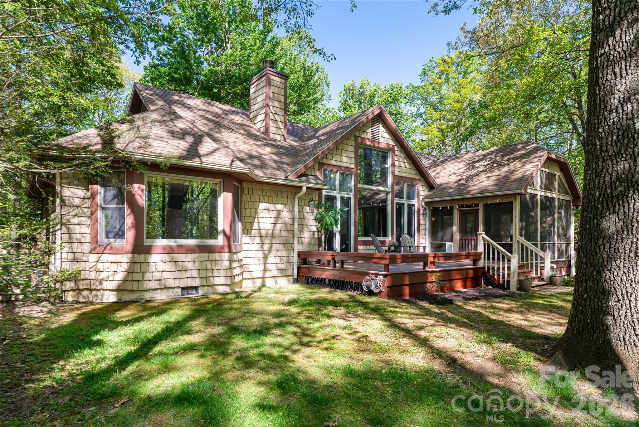 109 Little Cherokee Ridge — Hendersonville