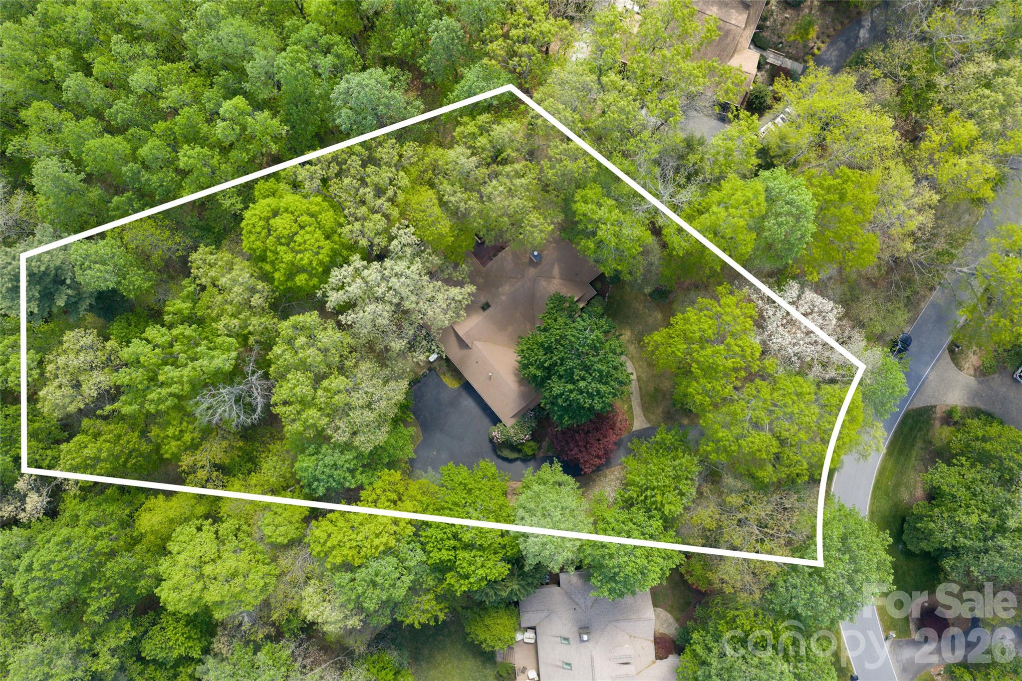 109 Little Cherokee Ridge — Hendersonville