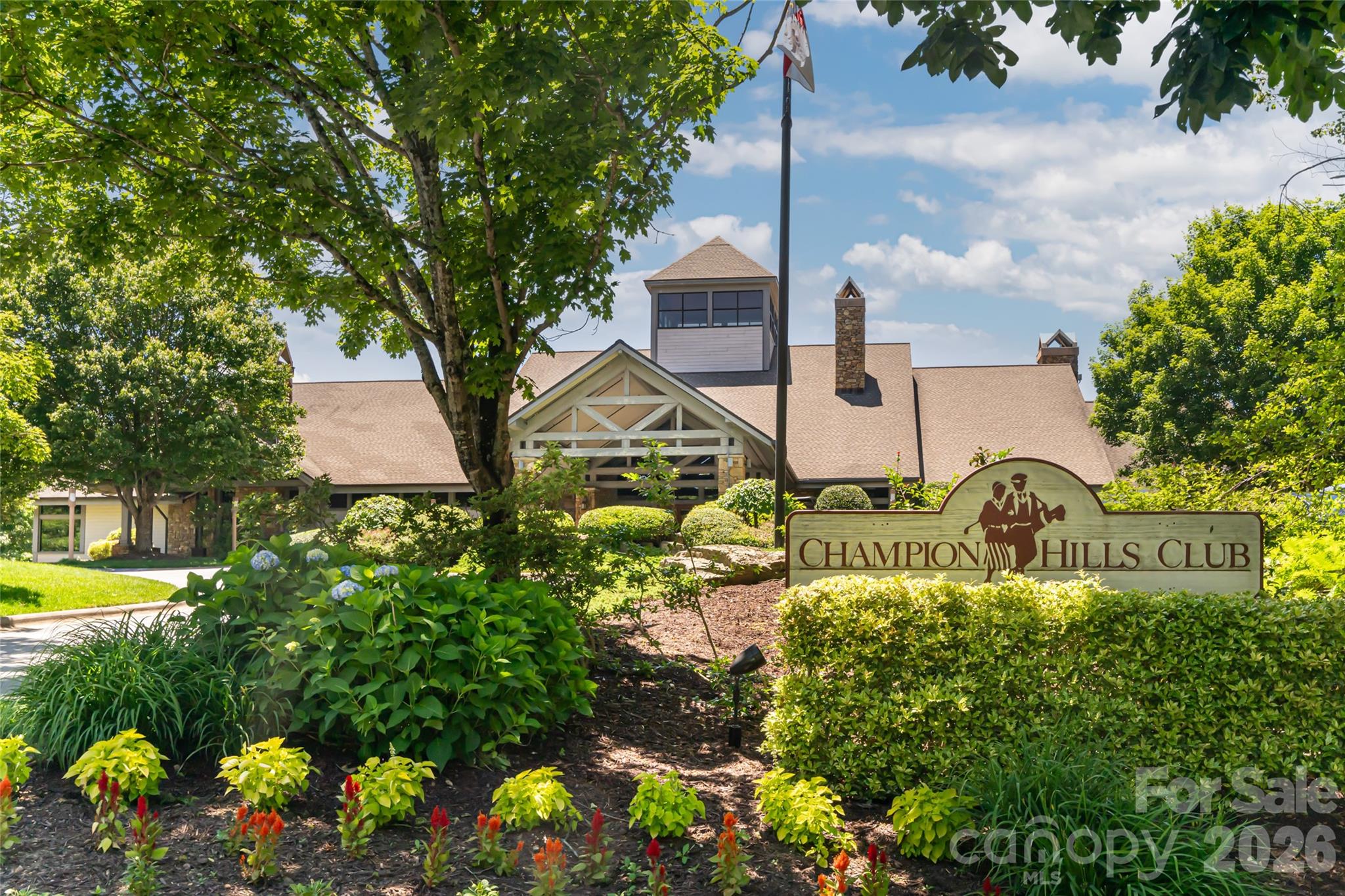 109 Little Cherokee Ridge — Hendersonville