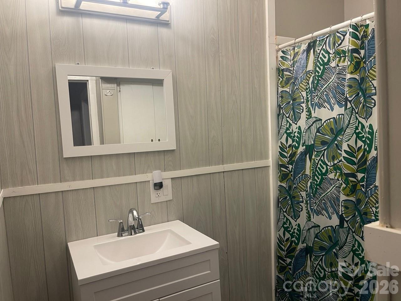 119 Pine Street — Badin