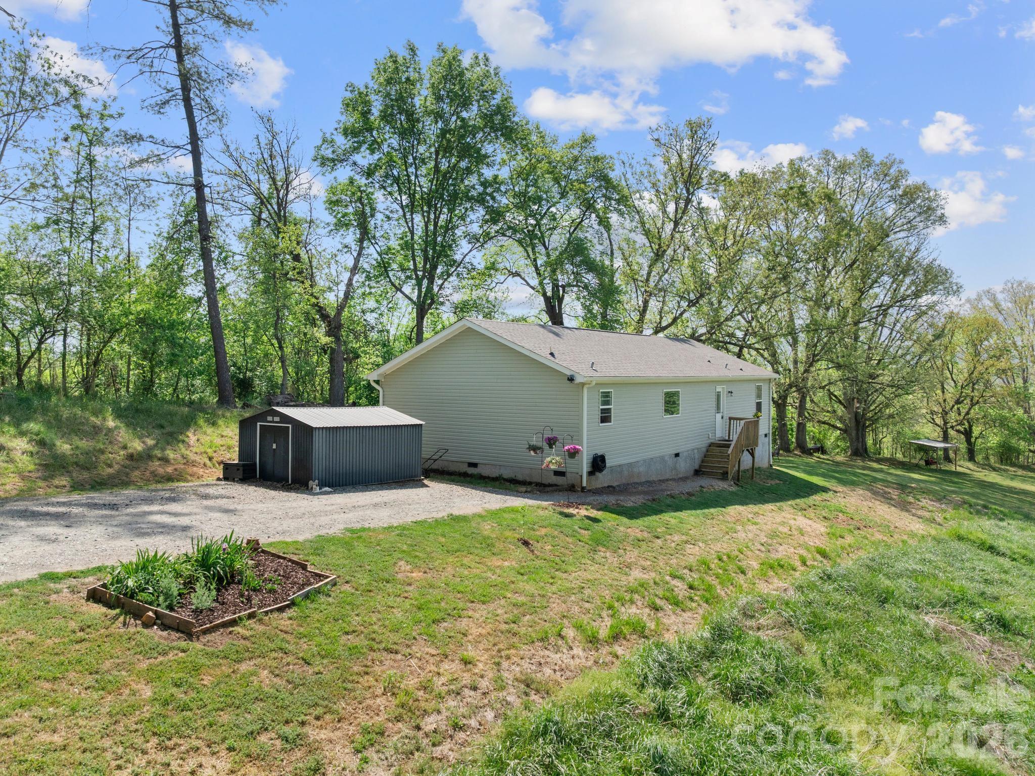 191 Posey Griffin Drive — Mars Hill