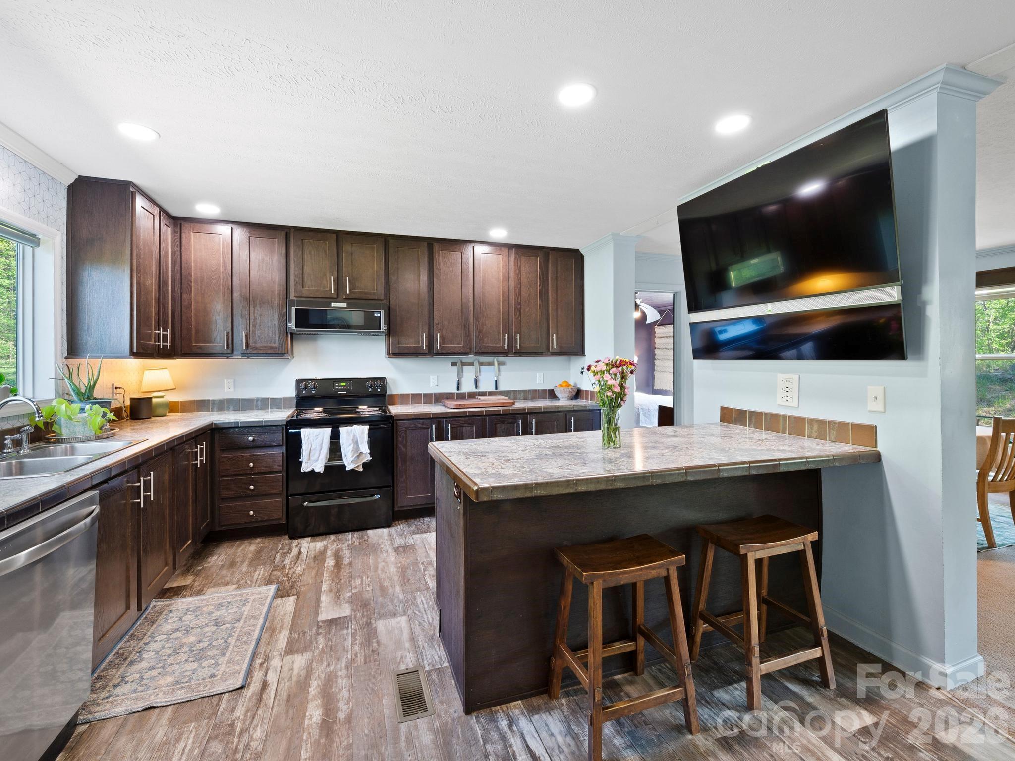 191 Posey Griffin Drive — Mars Hill