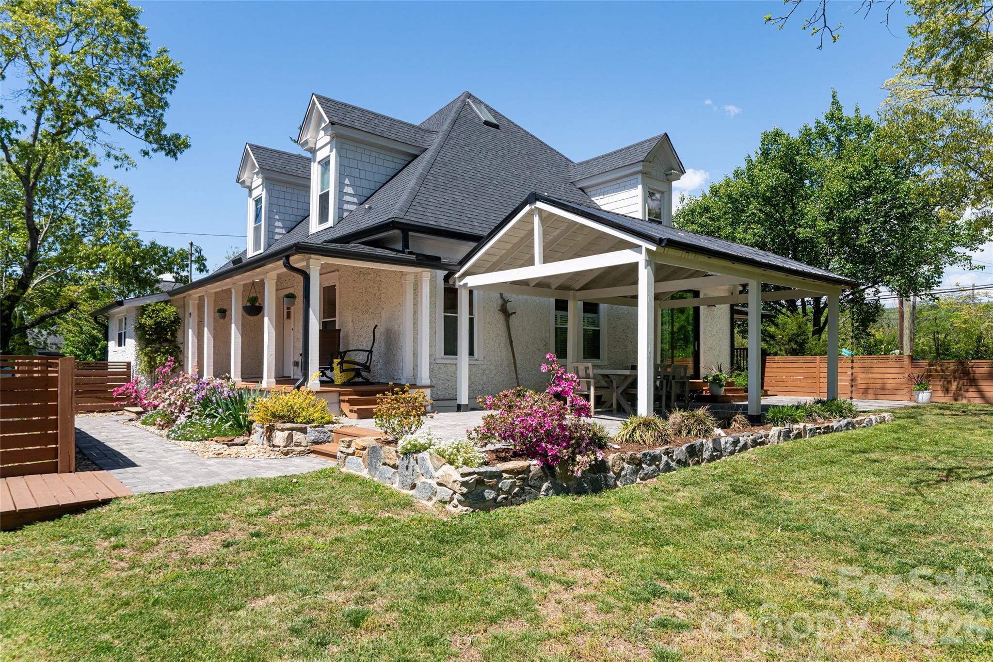 19 Neely Road — Brevard