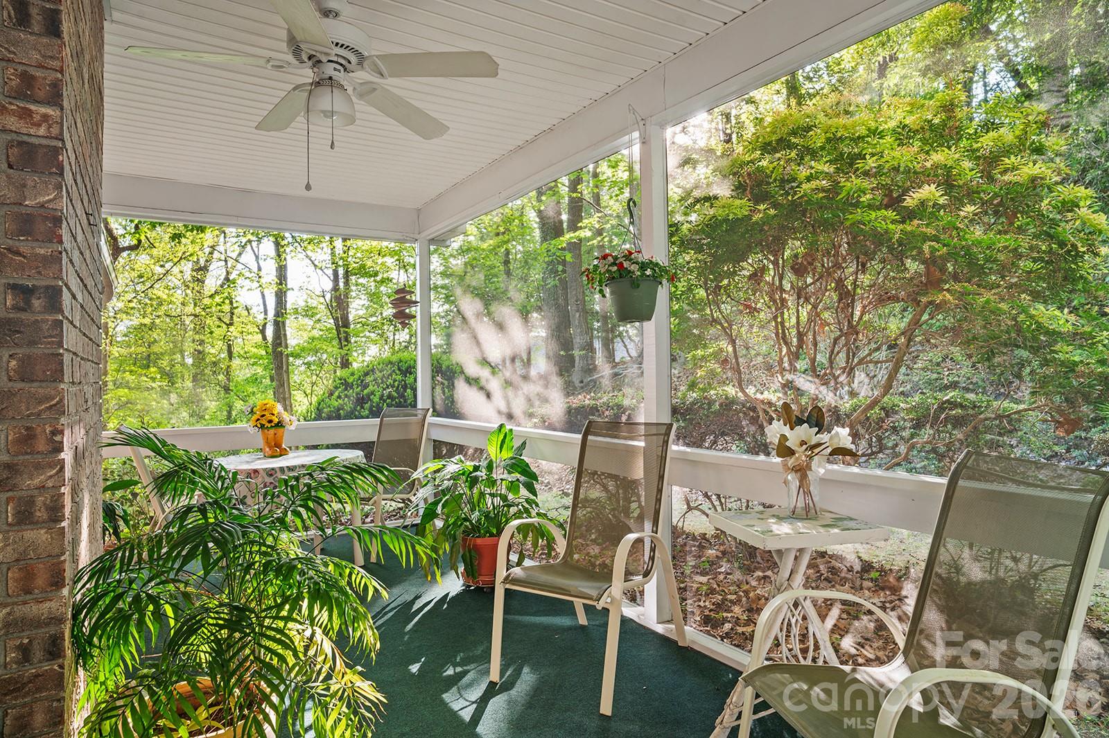 12 Steeplechase Court — Hendersonville