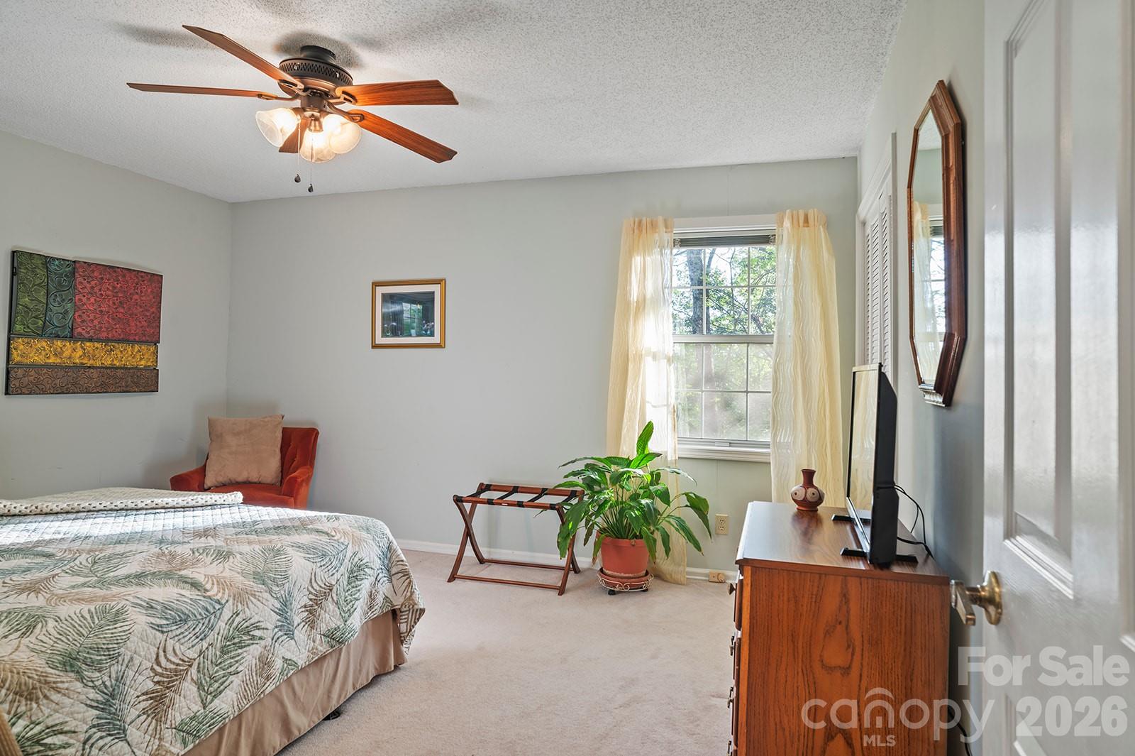 12 Steeplechase Court — Hendersonville