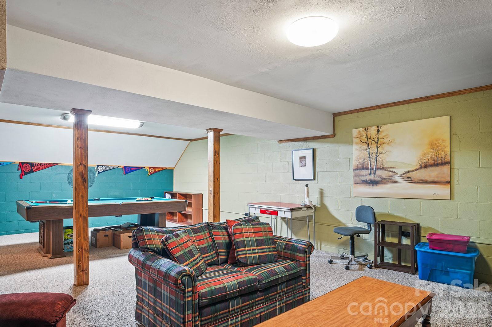 12 Steeplechase Court — Hendersonville
