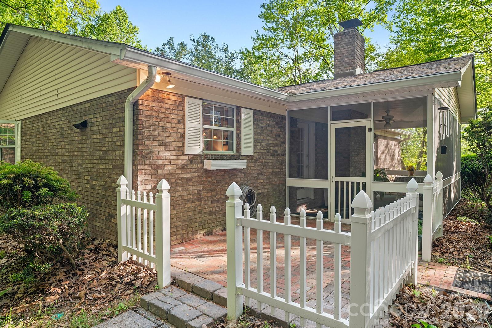 12 Steeplechase Court — Hendersonville