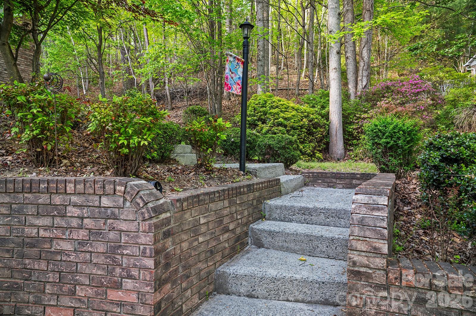 12 Steeplechase Court — Hendersonville