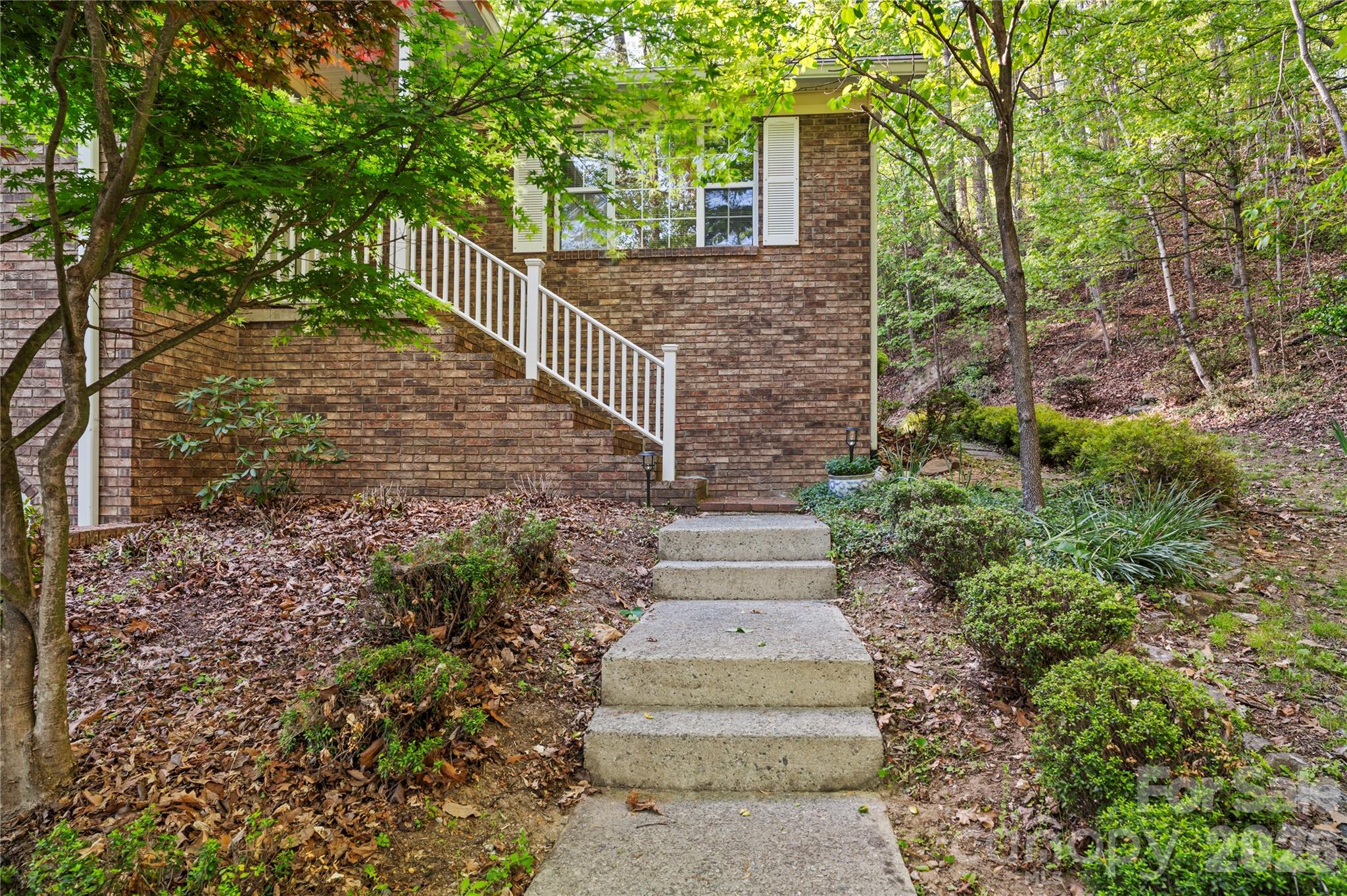 12 Steeplechase Court — Hendersonville