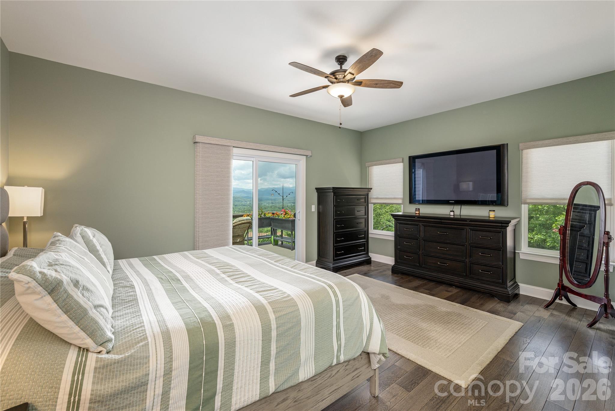 467 Crystal Heights Drive — Hendersonville