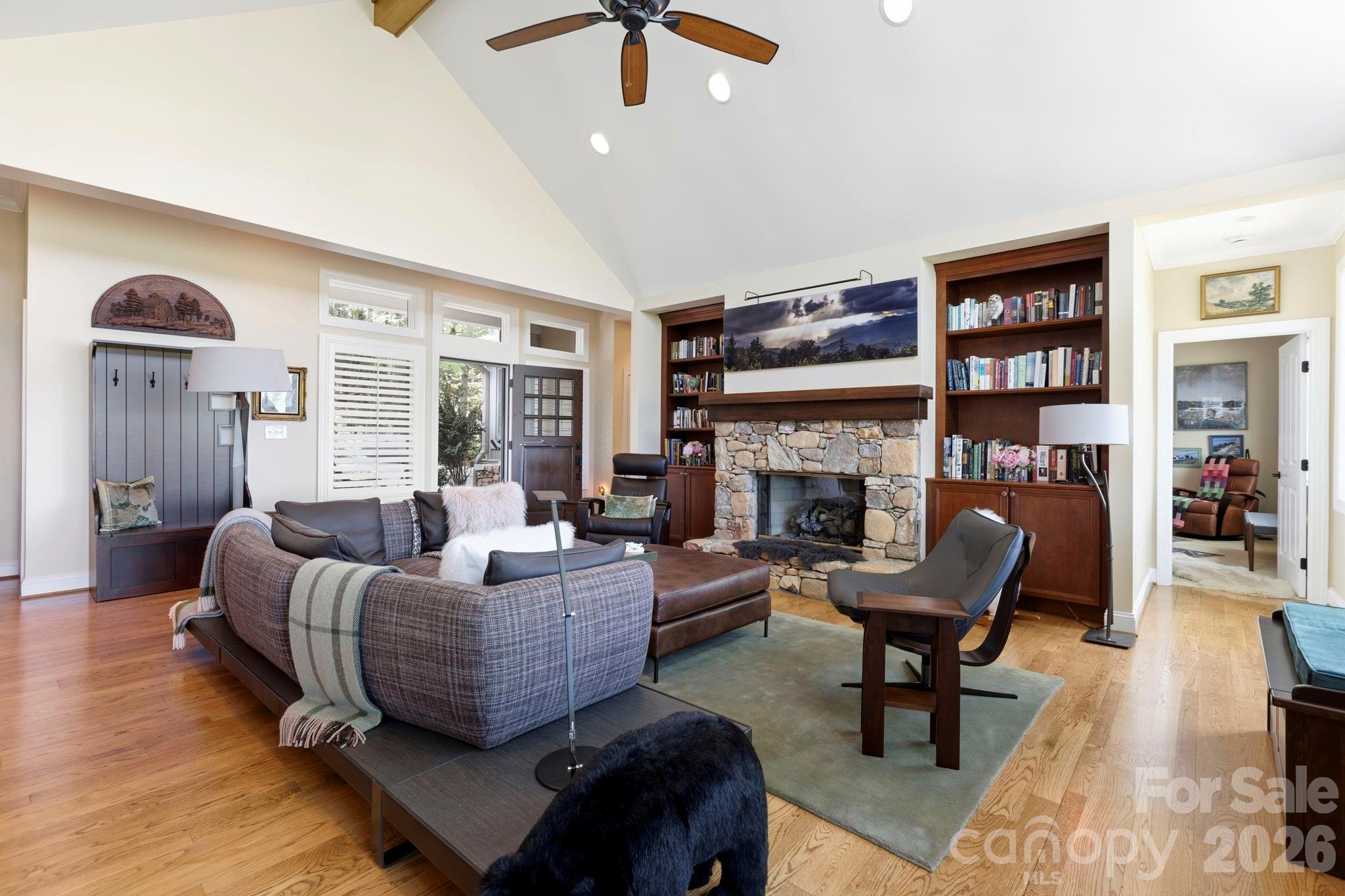 8 Spring Ridge Lane — Hendersonville