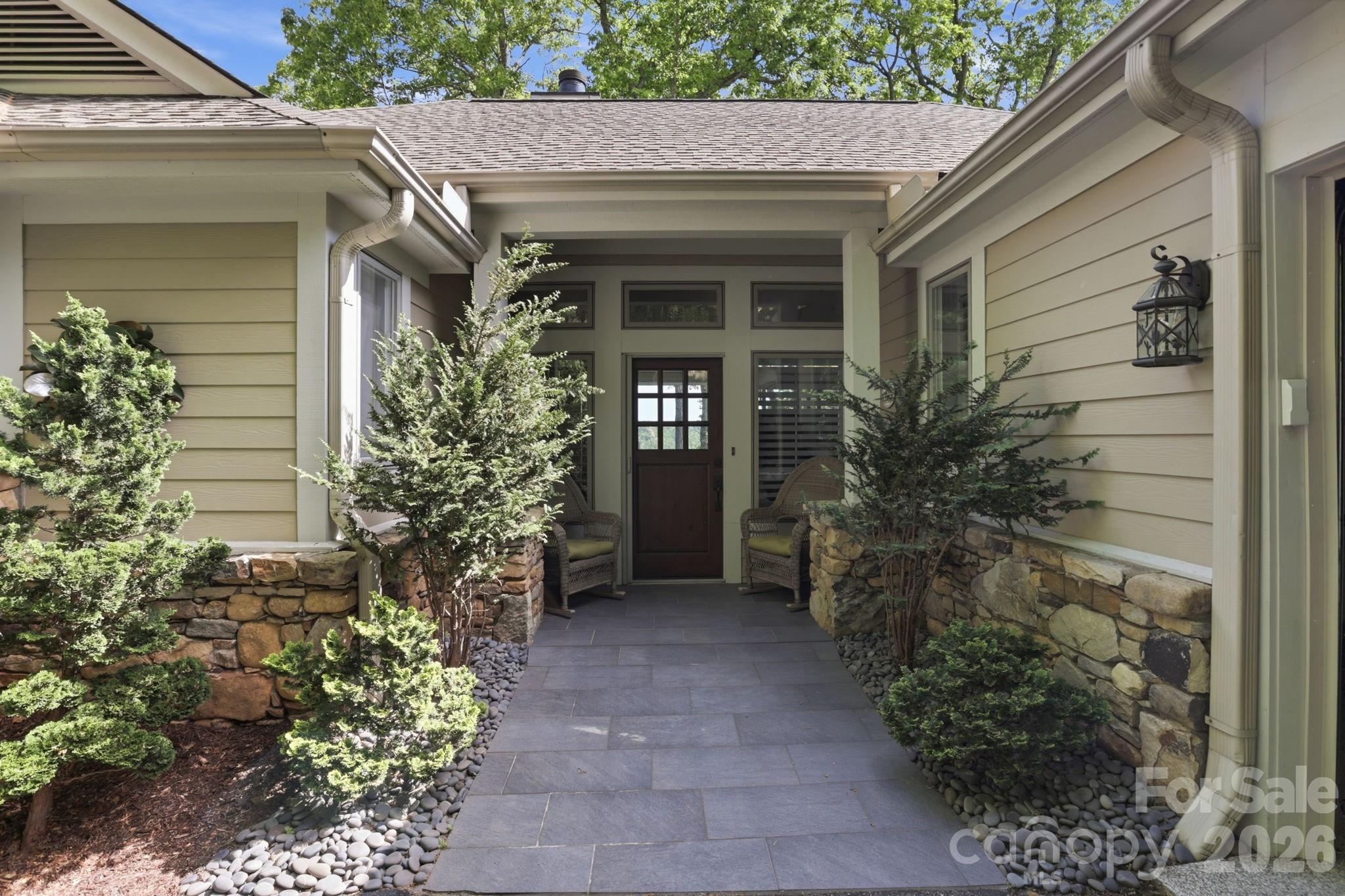8 Spring Ridge Lane — Hendersonville