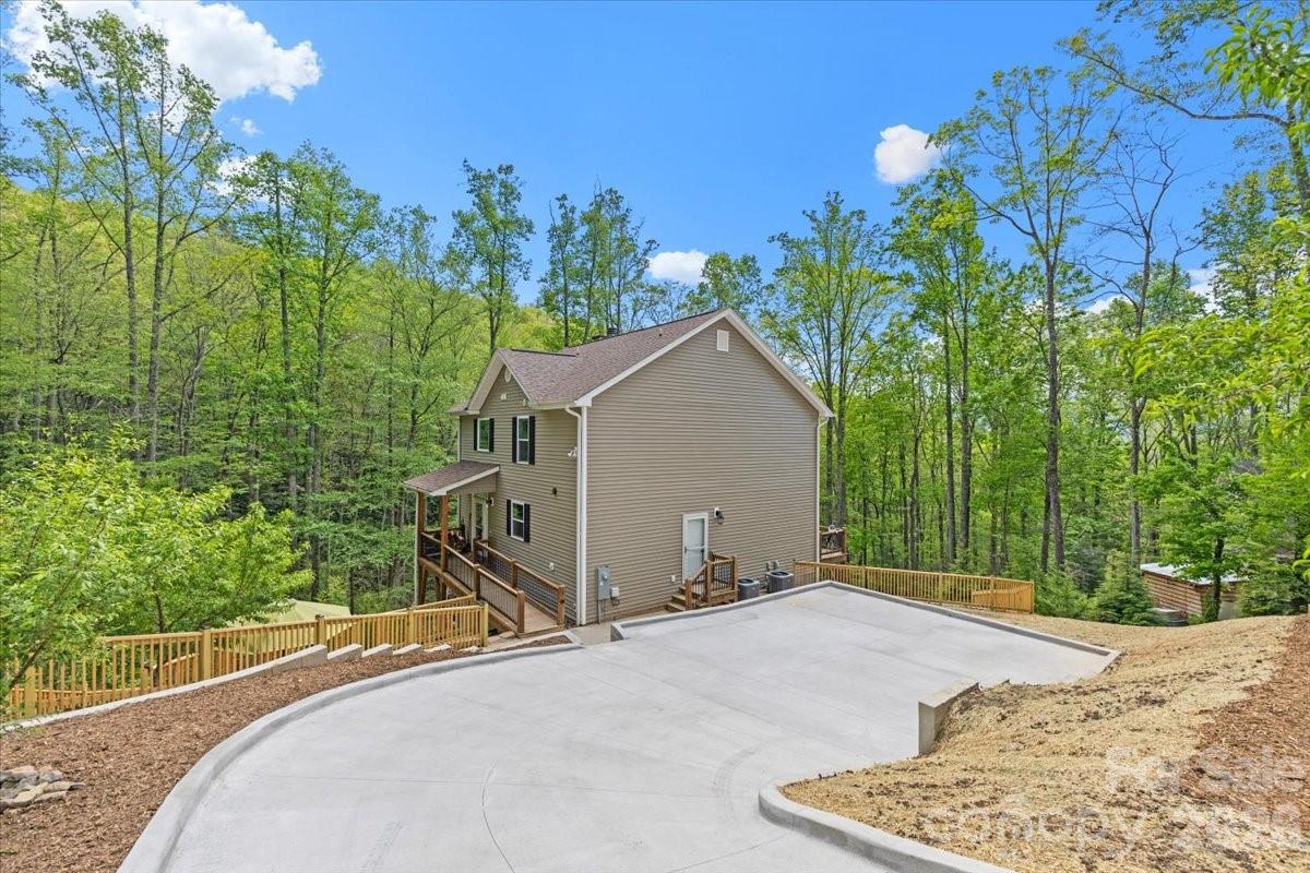 65 Leisure Lane — Swannanoa