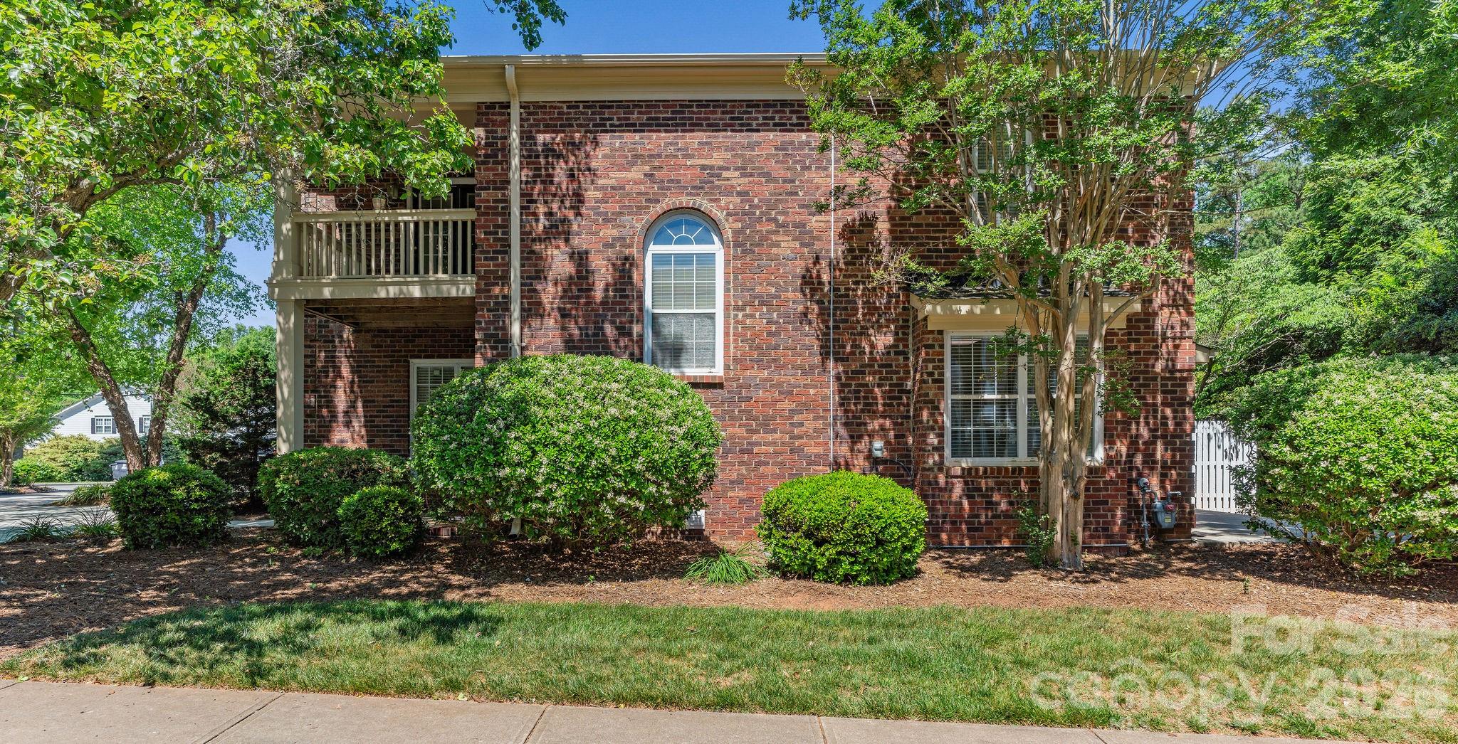 300 Armour Street — Davidson