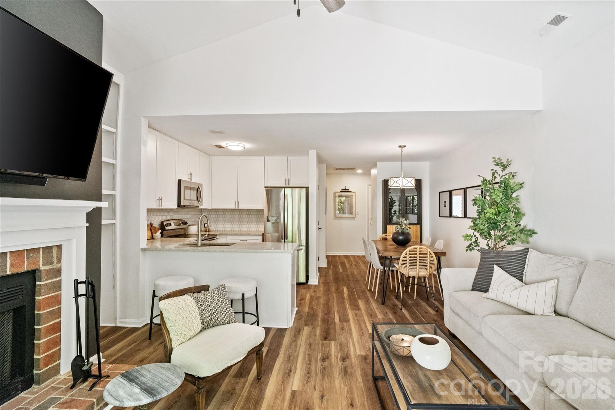 3302 Selwyn Farms Lane #7 — Charlotte