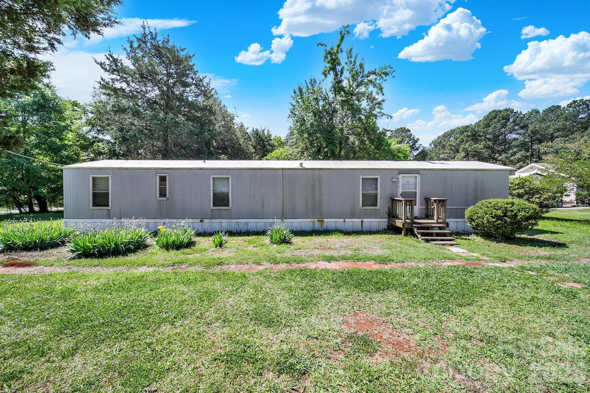 6067 Lake Wylie Road — Lake Wylie