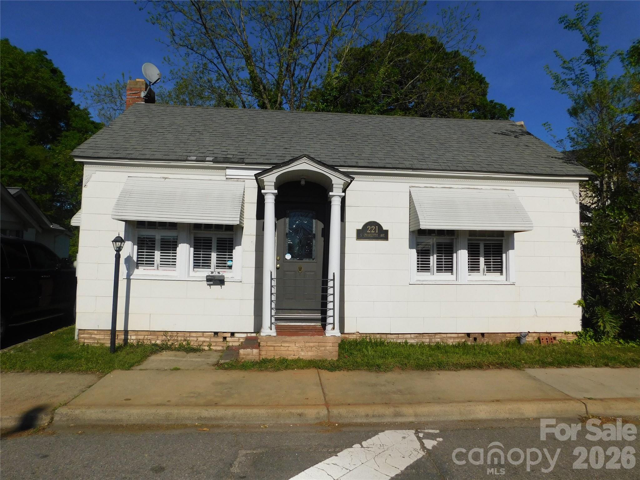 221 S Charlotte Avenue — Rock Hill