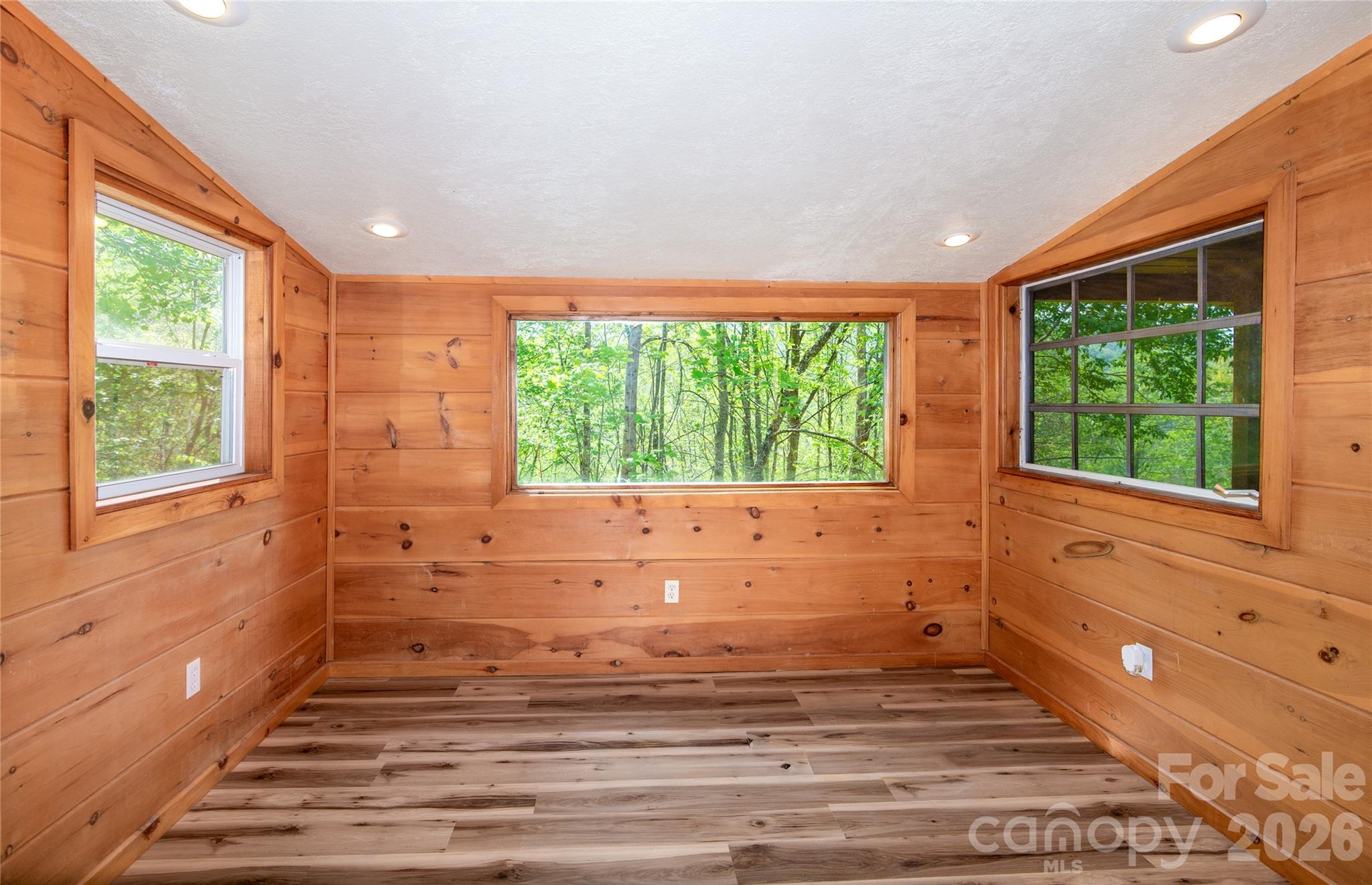 298 Timbuktu Road — Sylva