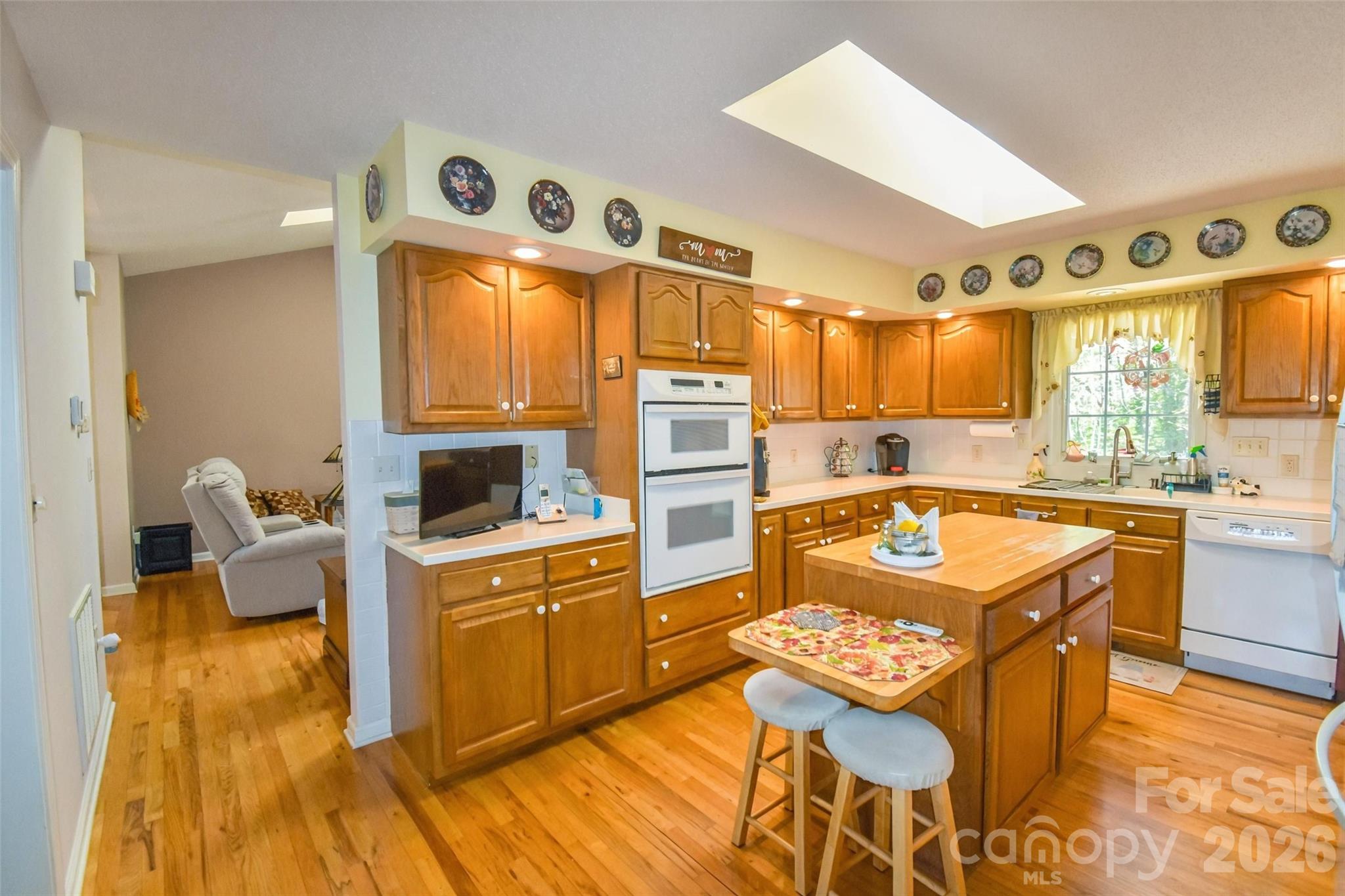 548 Thunder Road — Brevard