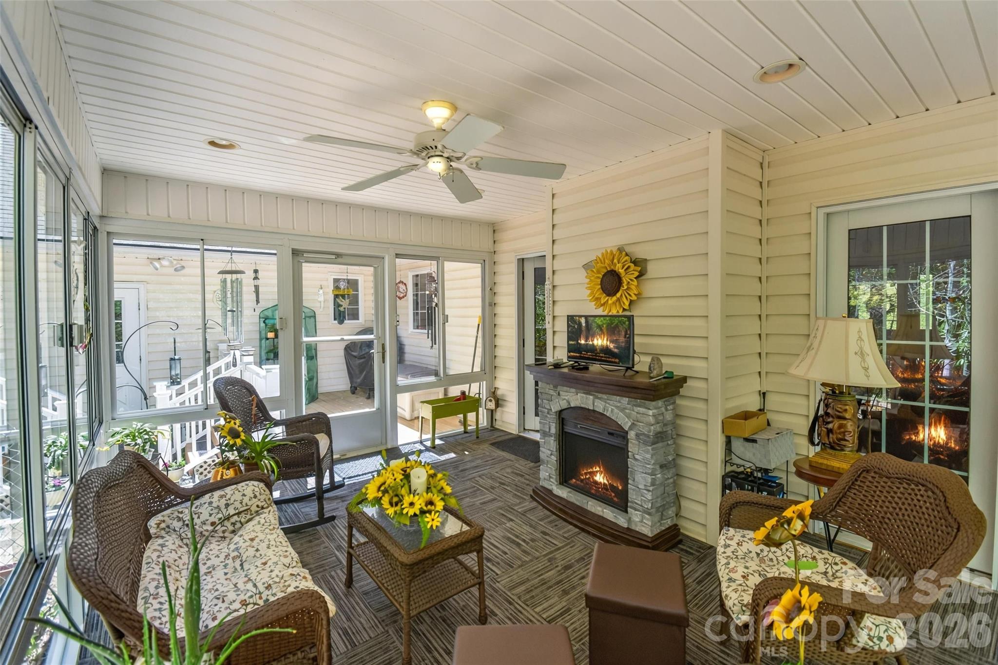 548 Thunder Road — Brevard