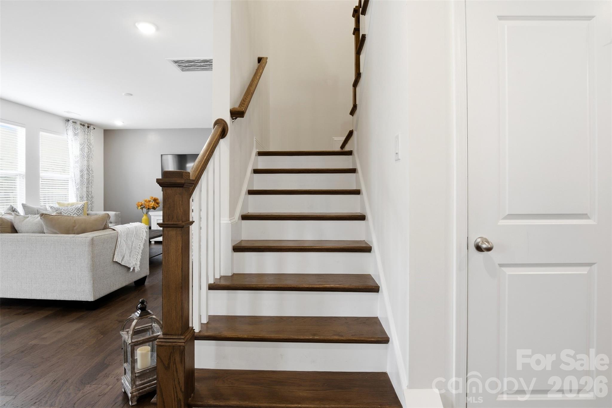 531 Red Wolf Lane — Clover