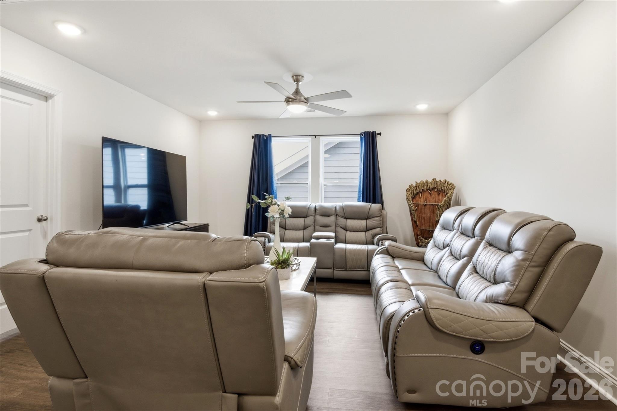 531 Red Wolf Lane — Clover