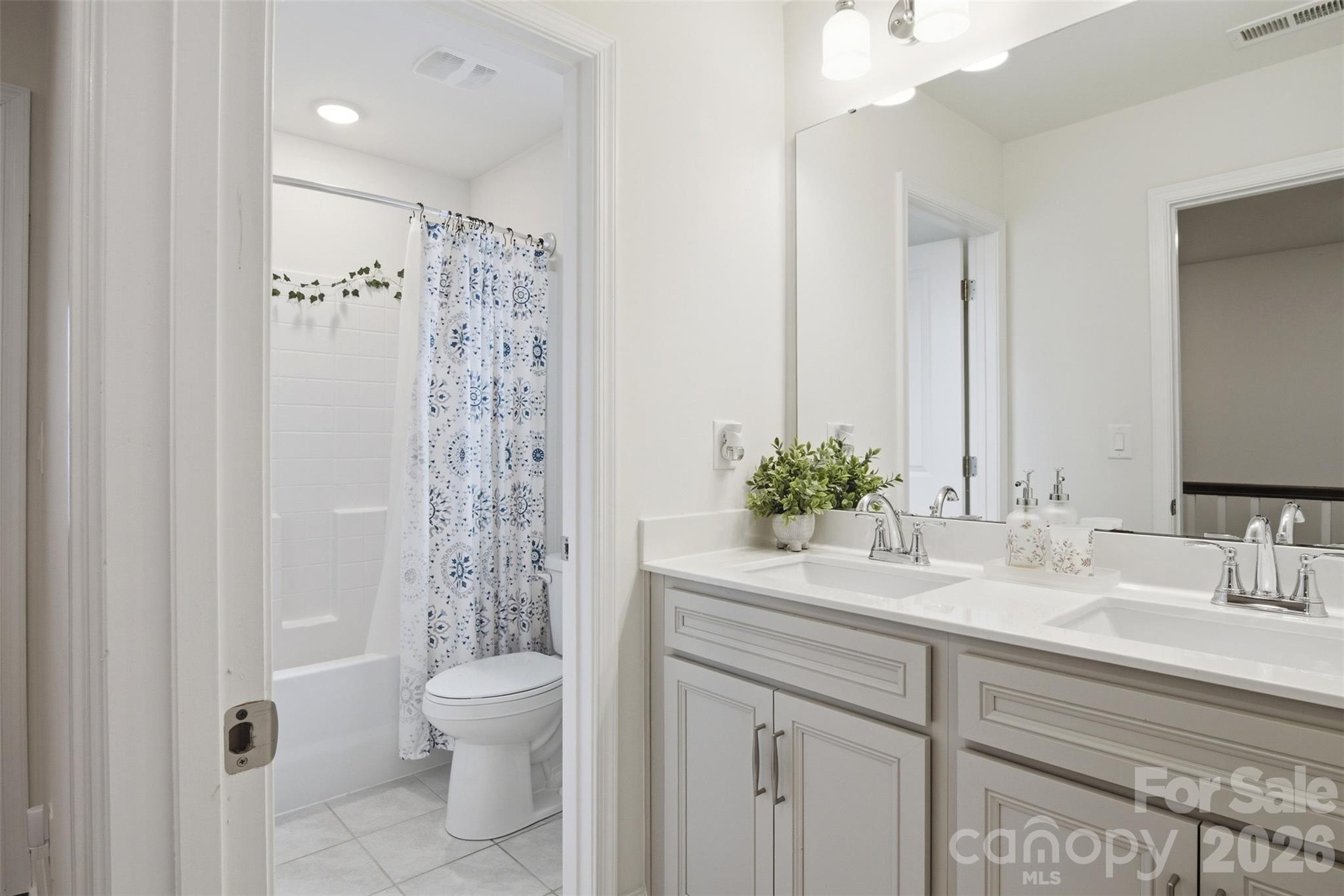 531 Red Wolf Lane — Clover