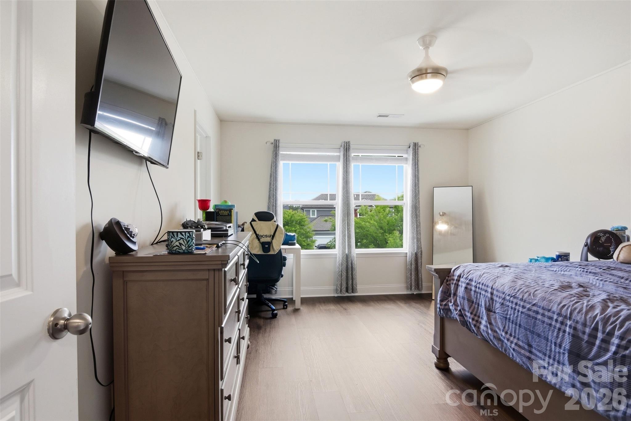 531 Red Wolf Lane — Clover