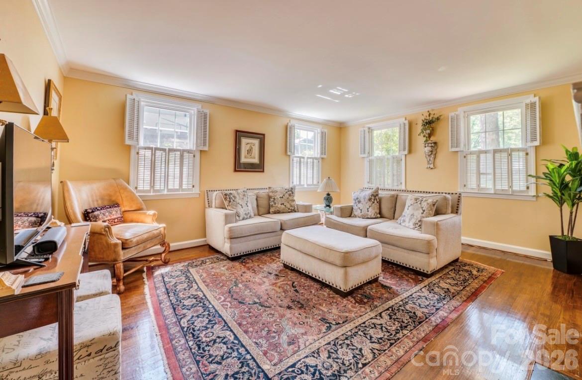112 Kinwood Street — Morganton