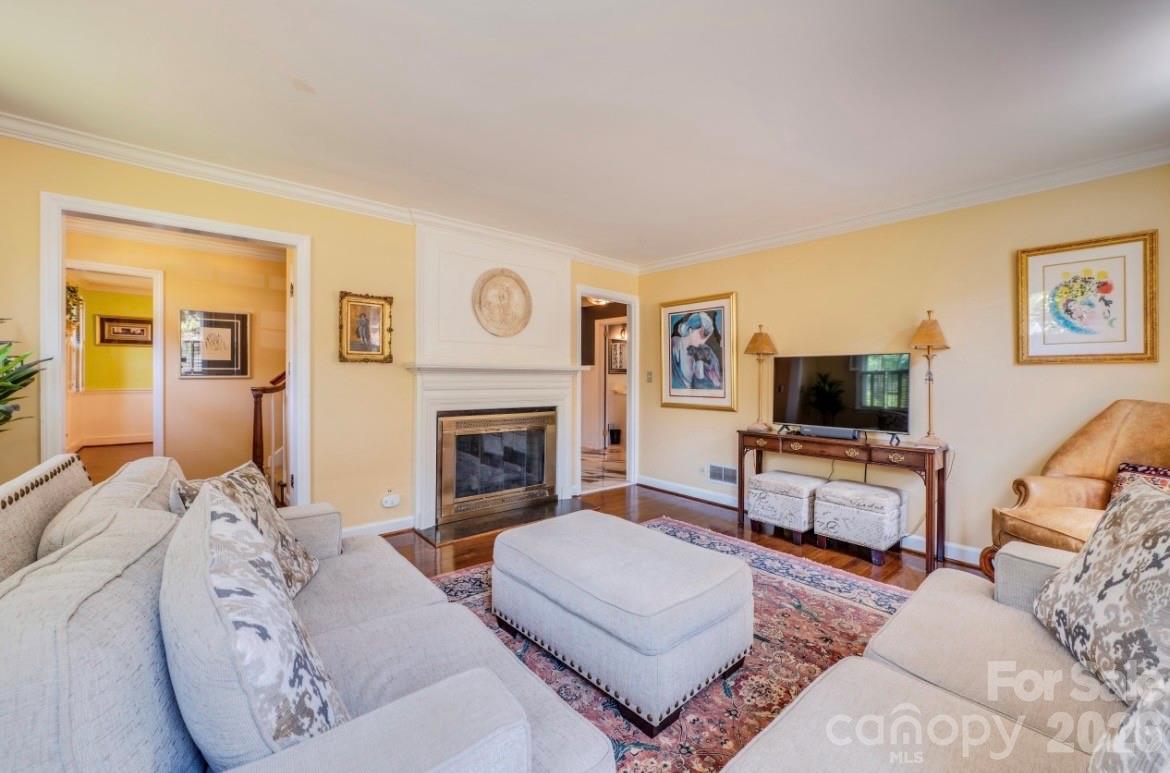 112 Kinwood Street — Morganton