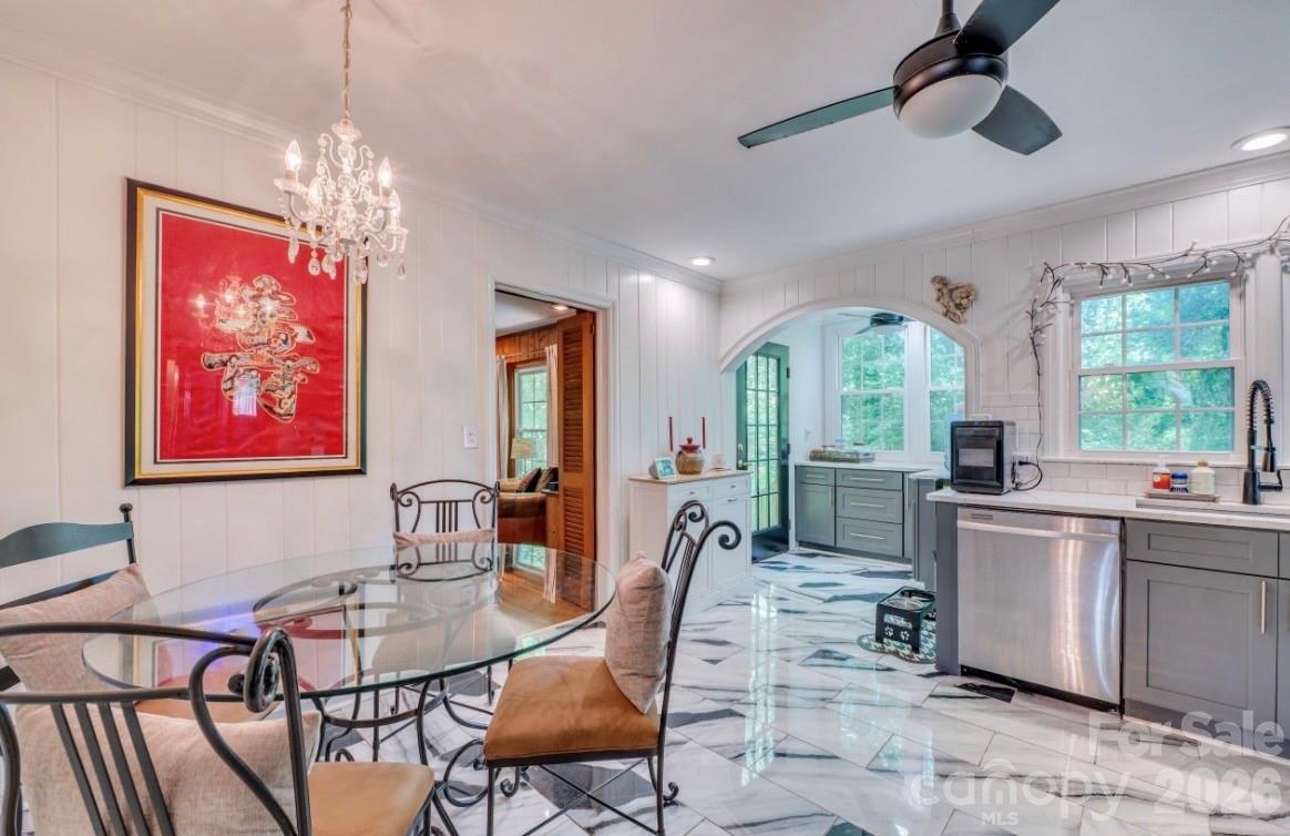 112 Kinwood Street — Morganton
