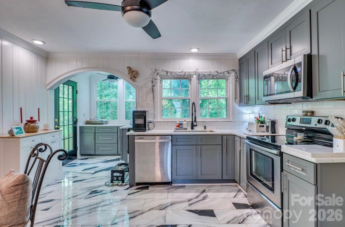 112 Kinwood Street — Morganton