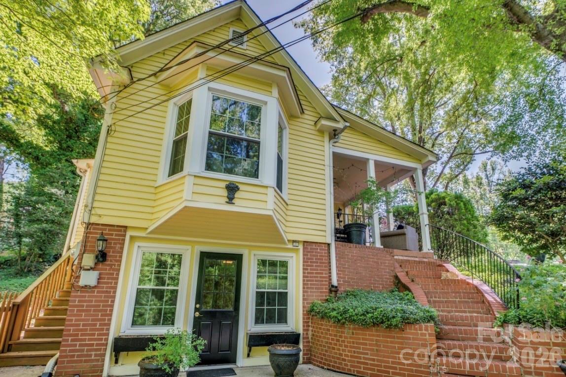 112 Kinwood Street — Morganton