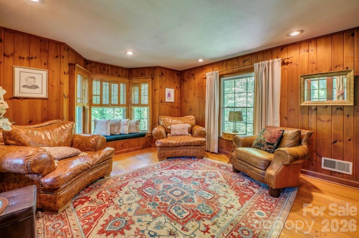 112 Kinwood Street — Morganton