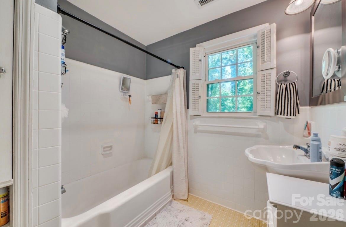 112 Kinwood Street — Morganton