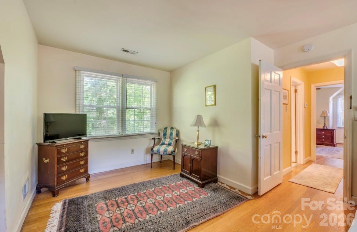 112 Kinwood Street — Morganton