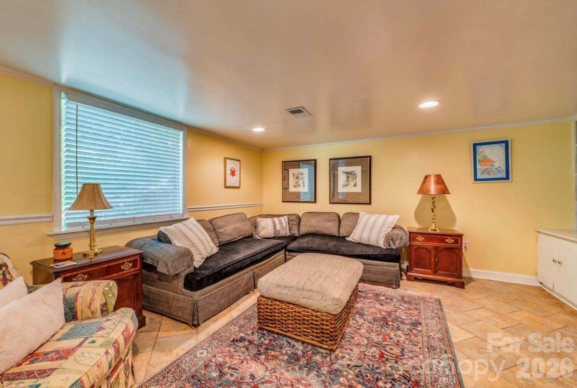 112 Kinwood Street — Morganton