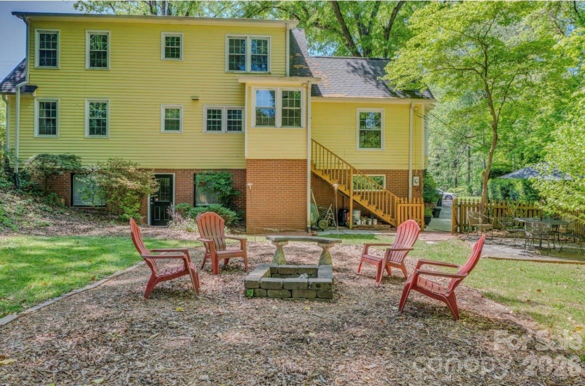 112 Kinwood Street — Morganton