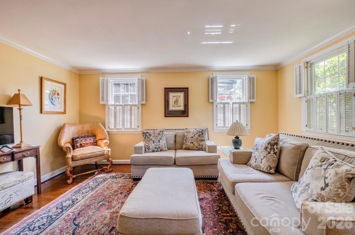 112 Kinwood Street — Morganton