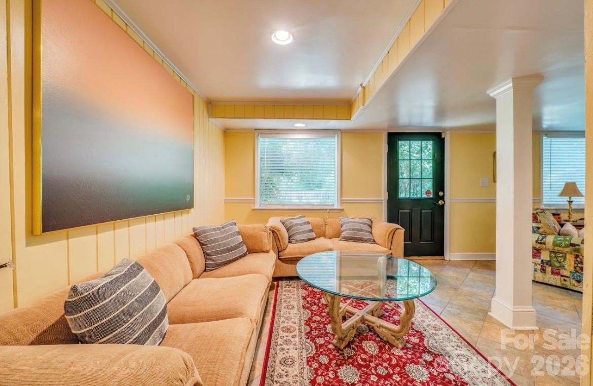 112 Kinwood Street — Morganton
