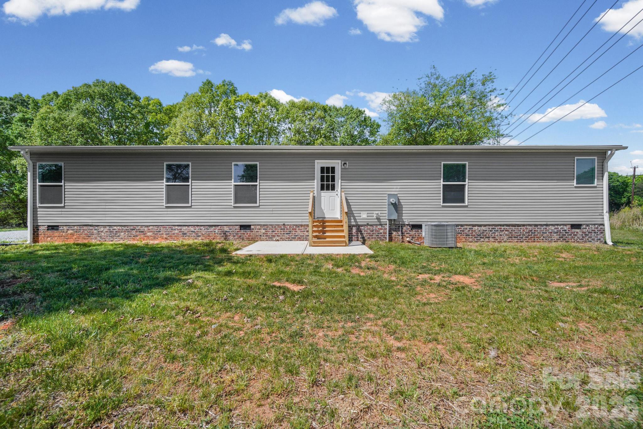117 Whites Mill Road — Statesville