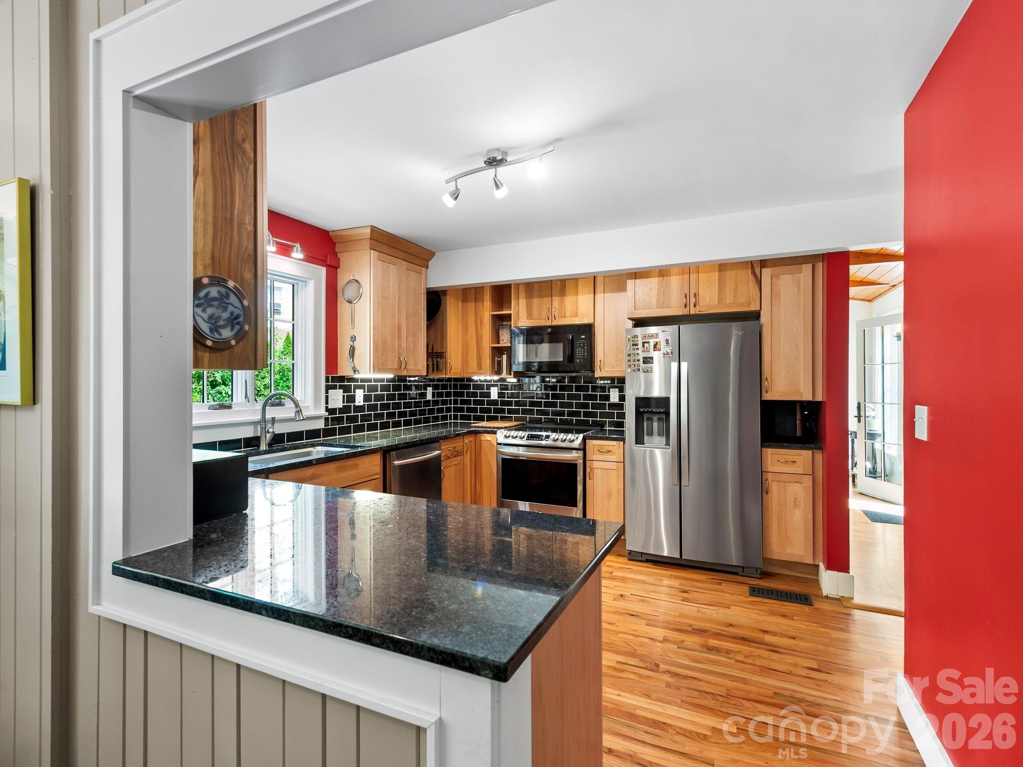 84 Arthur Road — Asheville