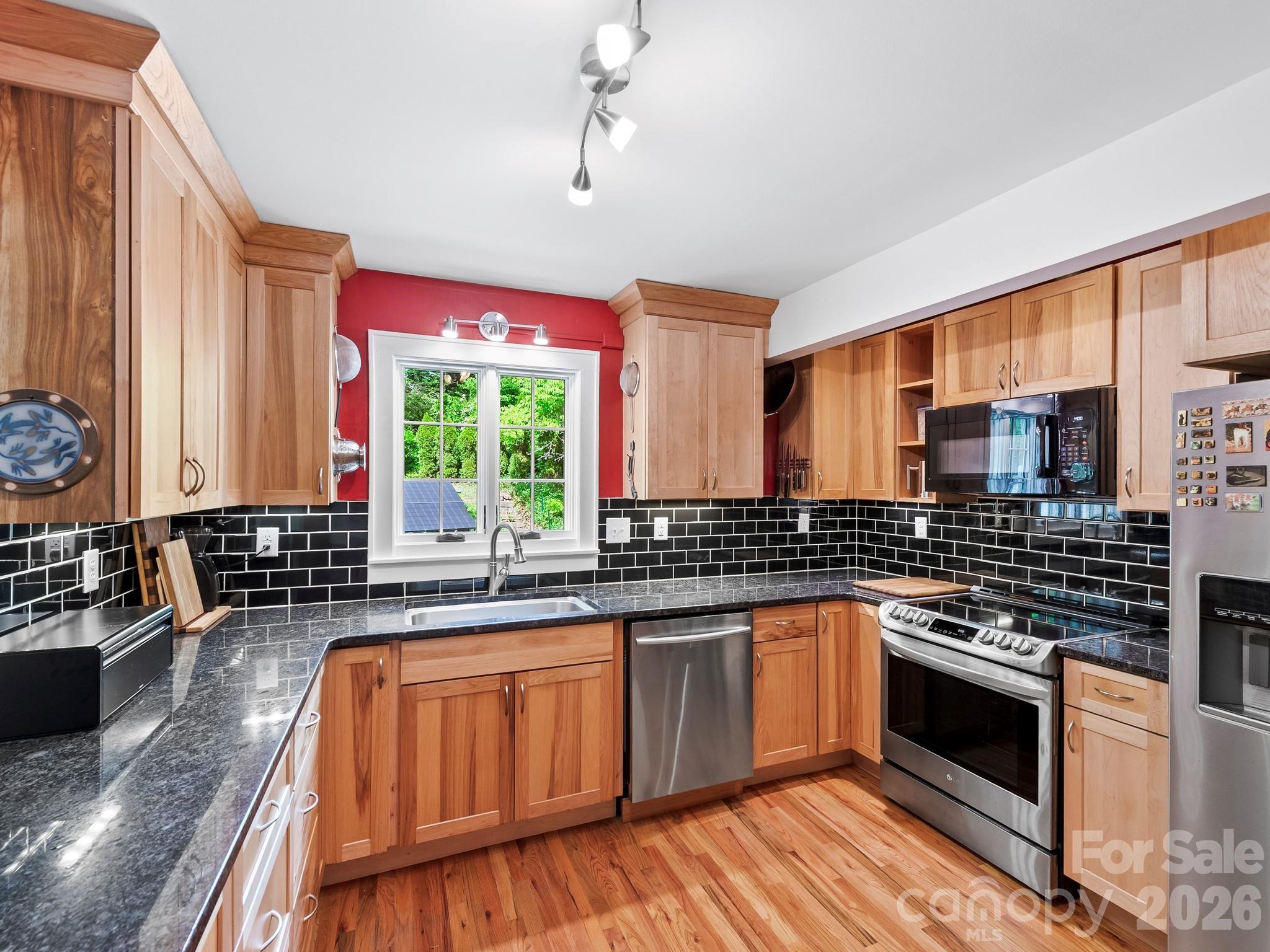 84 Arthur Road — Asheville