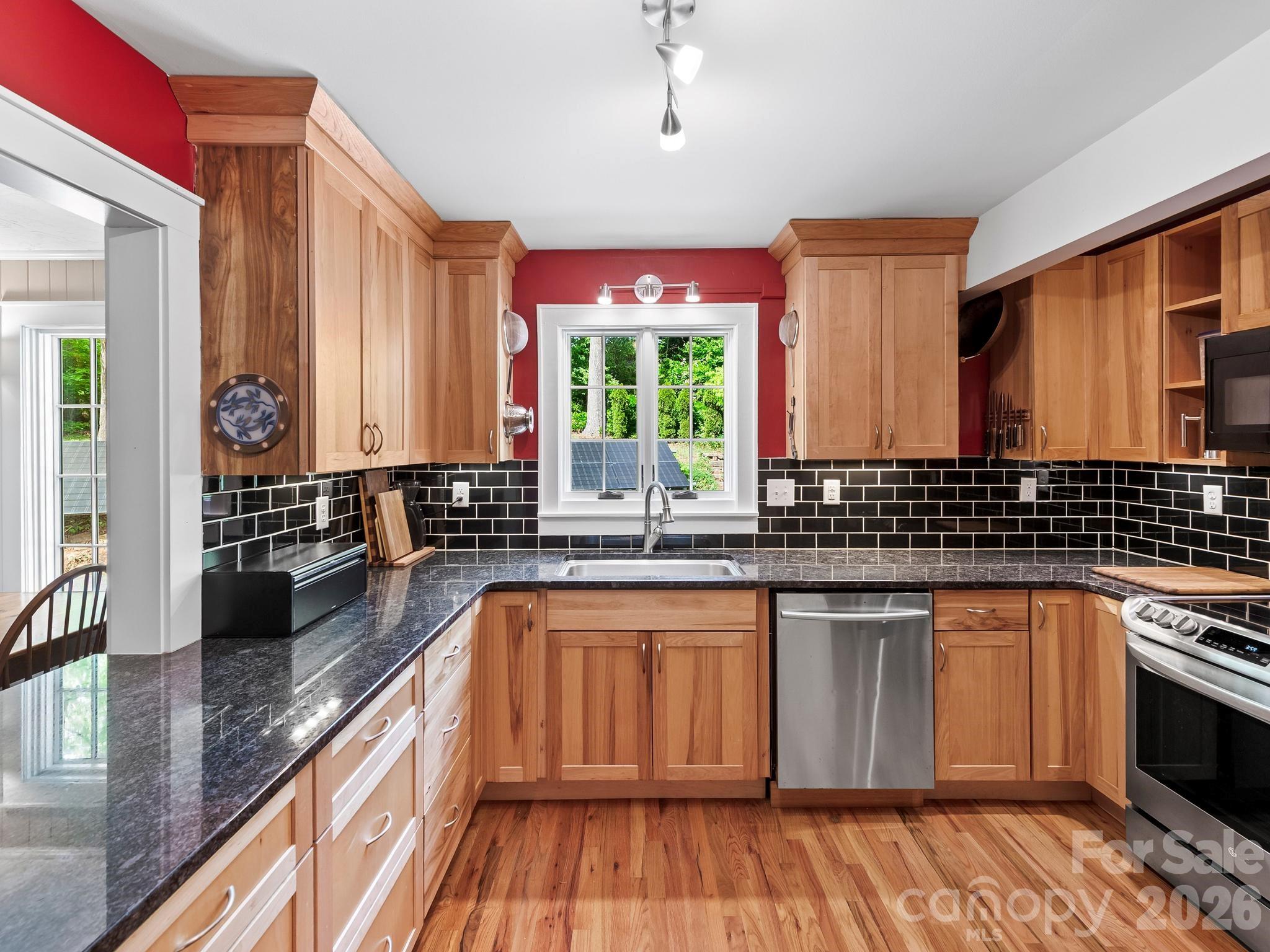 84 Arthur Road — Asheville
