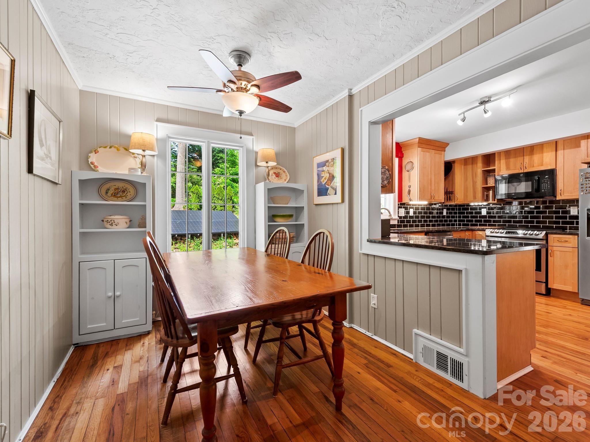 84 Arthur Road — Asheville