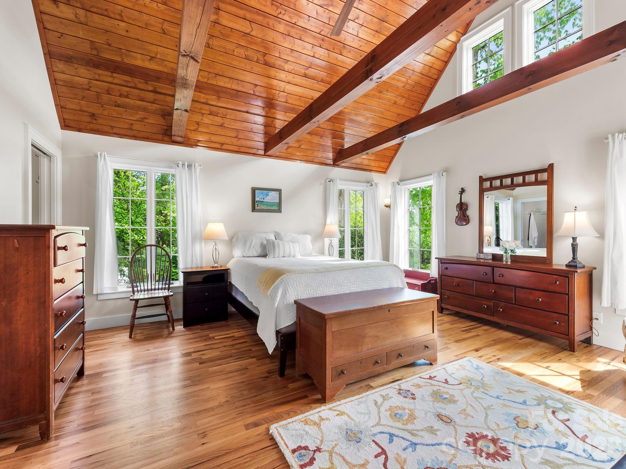 84 Arthur Road — Asheville